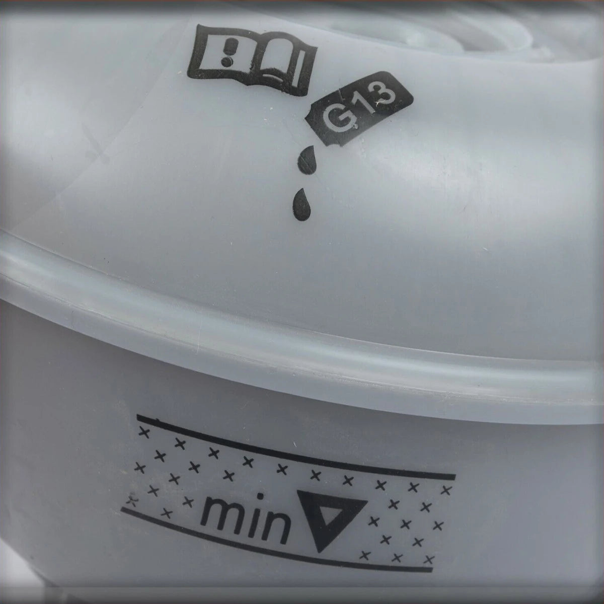 OE 5Q0121407T Car Coolant Reservoir Expansion Tank For VW Golf MK7 Passat Audi A3 5QD 121 407