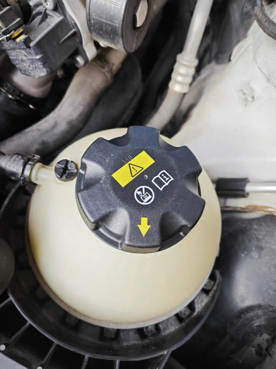 17117639020 Expansion Tank Cap 17117521071 For BMW E70 E82 E88 E89 E90 E91 E92