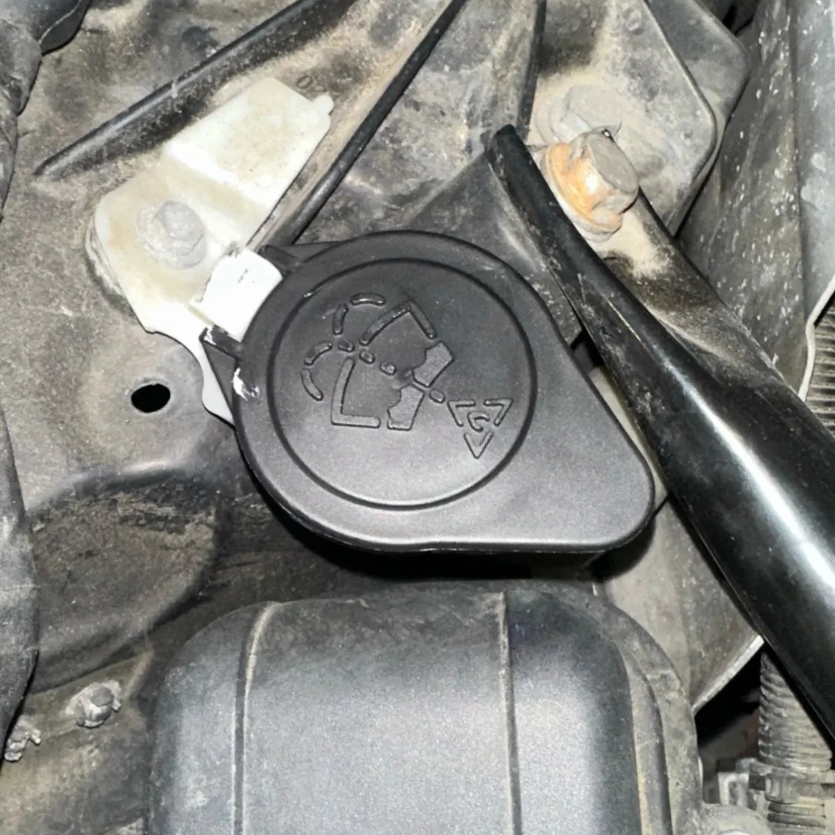 61667238068 for BMW 5/6/7 Series F01 F02 F03 F04 F06 F07 F10 F11 Car Windshield Wiper Washer Fluid Reservoir Tank Cap Cover