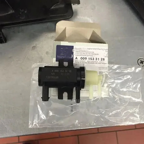 Vacuum Valve For  Mercedes Benz W204 W906 Control Solenoid Intake Manifold A0091533128 0091533128