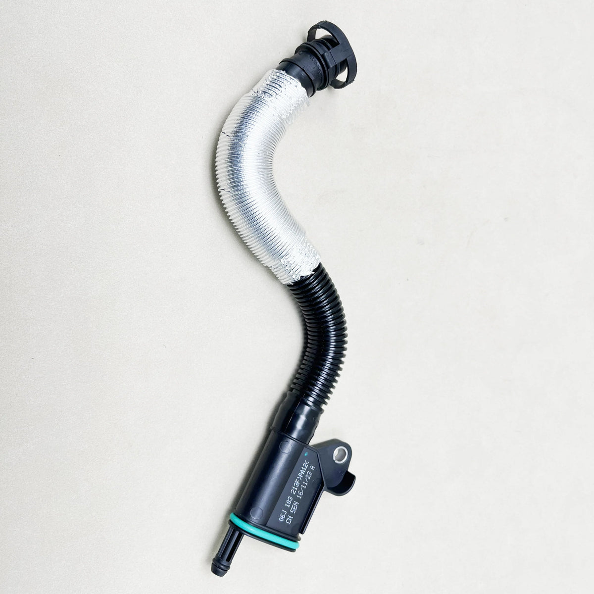 New PVC Oil Gas Separator Breathing Hose Exhaust Pipe For VW Passat B6 B7 Golf 7 MK6 MK7 Tiguan A4 B6 A3 8P Seat Leon 06J103221B