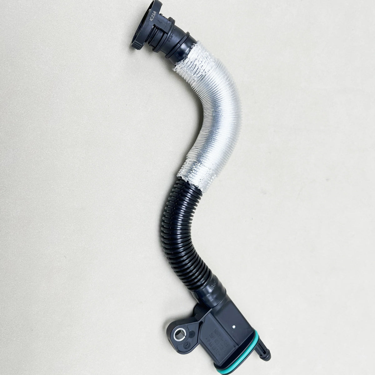 New PVC Oil Gas Separator Breathing Hose Exhaust Pipe For VW Passat B6 B7 Golf 7 MK6 MK7 Tiguan A4 B6 A3 8P Seat Leon 06J103221B